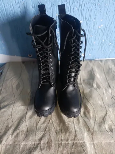 Bota feminina cono alto (novo)