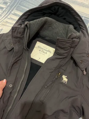 Jaqueta Abercrombie & Fitch masculina tam S - peça premium de inverno