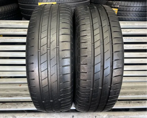 Par de Pneus 185/60/15 Goodyear EfficientGrip R$549,00 / Pneu 185/60R15