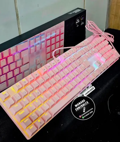 Teclado mecânico rosa gamer
