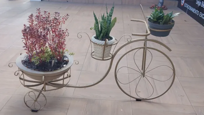 Suporte para Plantas em Ferro - Estilo Vintage