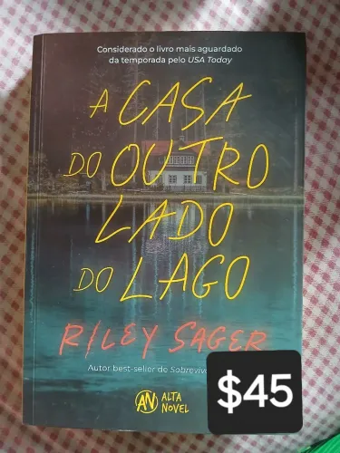 Livro A Casa do Outro Lado do Lago - Riley Sager