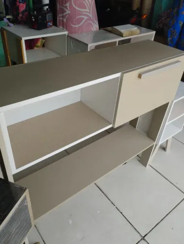 Móvel buffet com porta