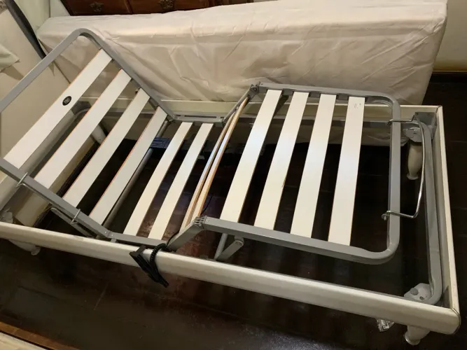 Cama articulada motorizada 