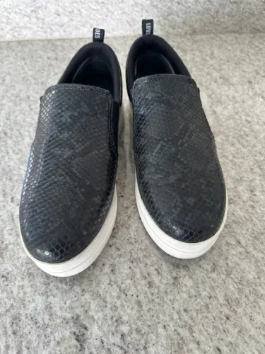 Tênis Feminino Casual Preto Slip on sola alta