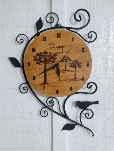 Relógio de Parede  Rústico artesanal ferro e madeira 