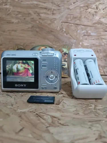 camera sony cyber-shot dsc-s650 7.2 mega pixels