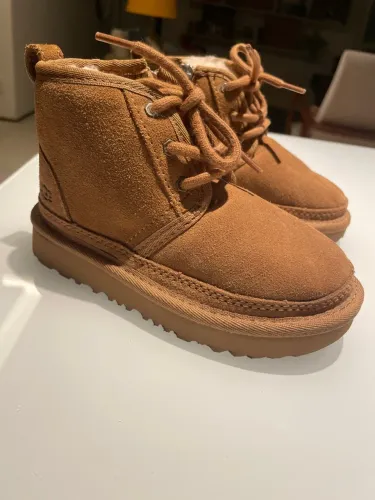Bota UGG Infantil Marrom - Conforto e Estilo