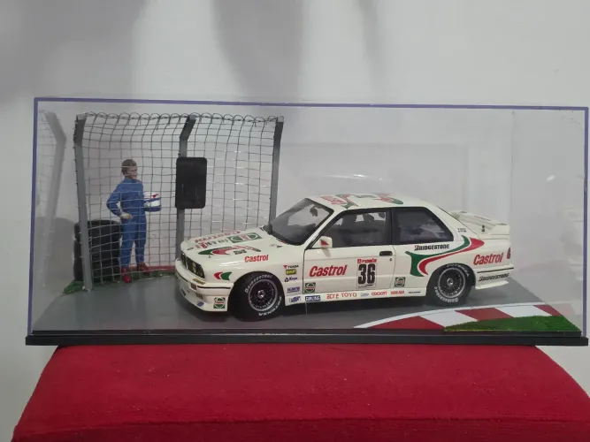 Expositor 1:18 autoart exclusivo corrida race saída box interlagos