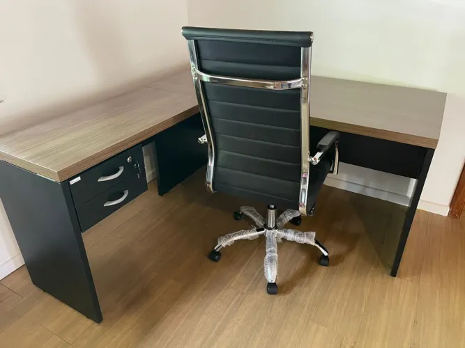 Mesa em L 1.50x0.60 para Escritório - Design Moderno