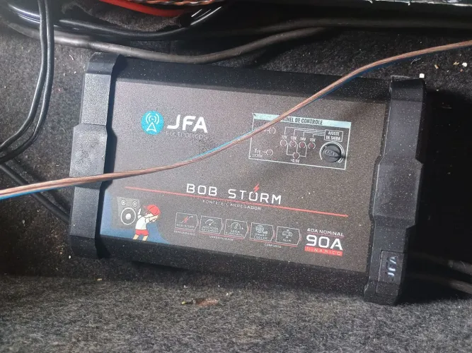 Caixa de som potente 