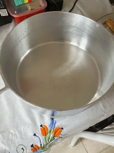 Panela alumínio batido 12 litros 