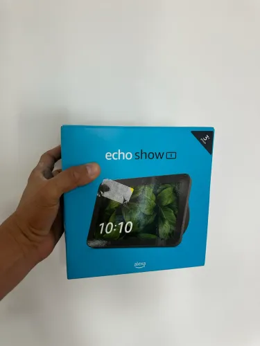 Echo Show 8 Smart Display Com Áudio Espacial 3 Geração Preta   