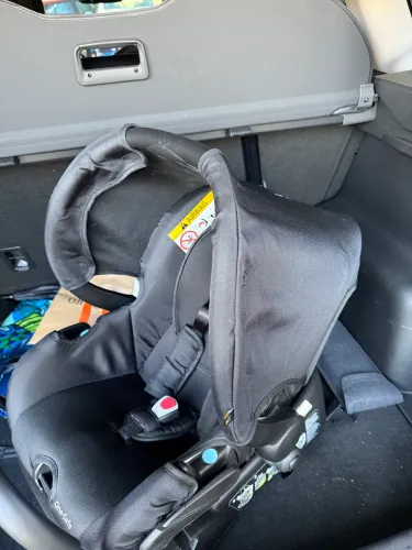Carrinho de bebê safety 1st black com bebê conforto e base