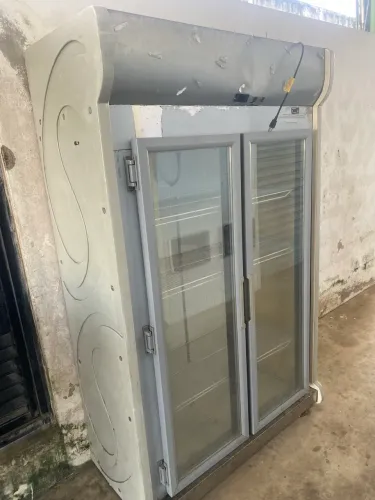 Expositor Refrigerado Vertical 2 Portas de Vidro 