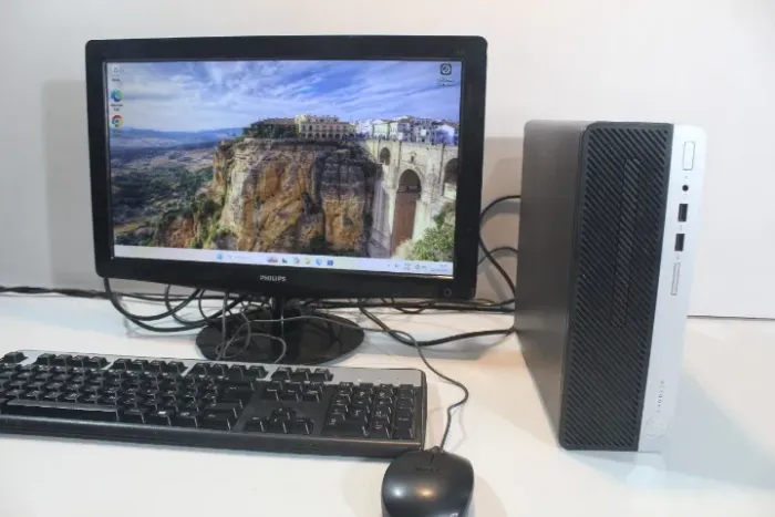 PC HP Pro Desk i3 - SSD - 8GB Ram completão 