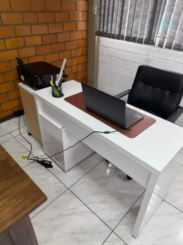 MESA DE ESCRITÓRIO BRANCA