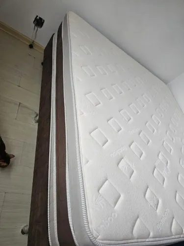 Cama king Semi Nova ( Anjos Colchão)