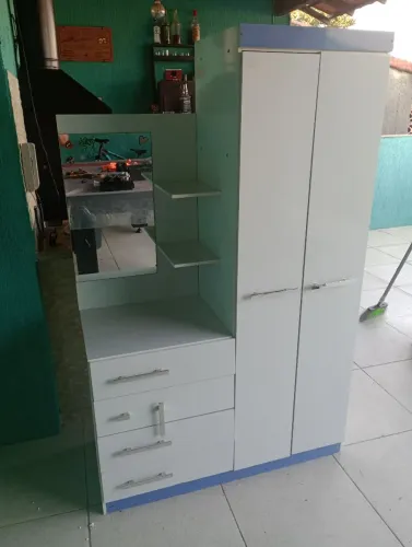 Doação guarda roupa infantil