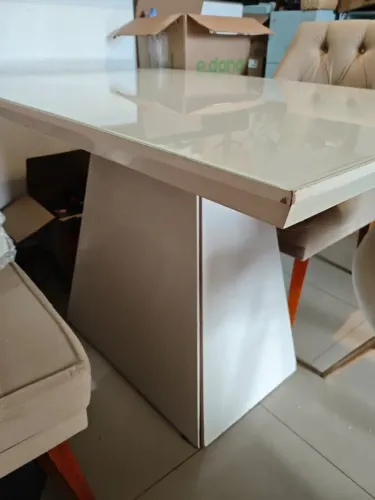 Mesa de jantar com 4 cadeiras