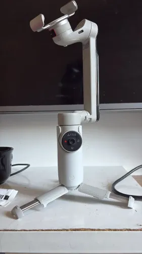 gimbal Insta360 Flow