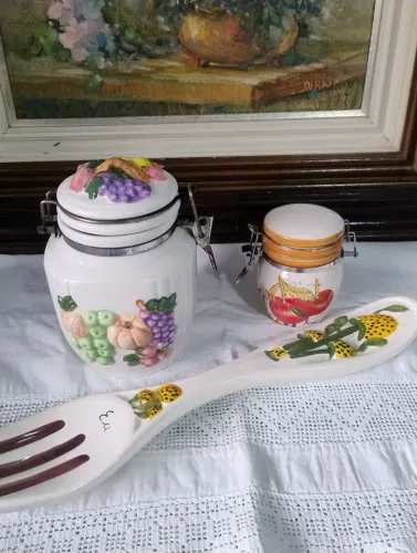 Pote para biscoito em porcelana fechamento hermético antigo 