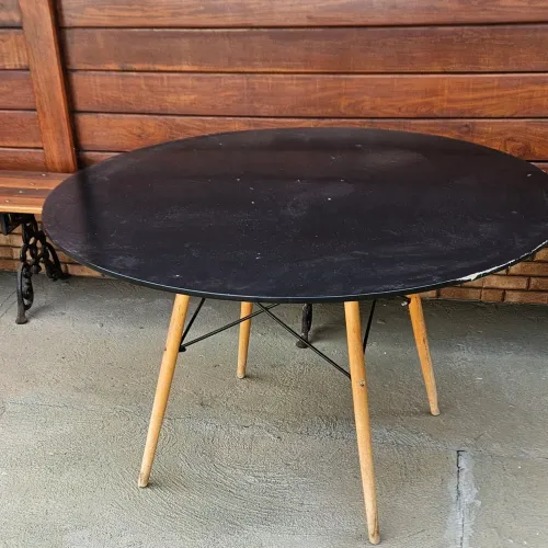 Mesa de jantar redonda Eames 