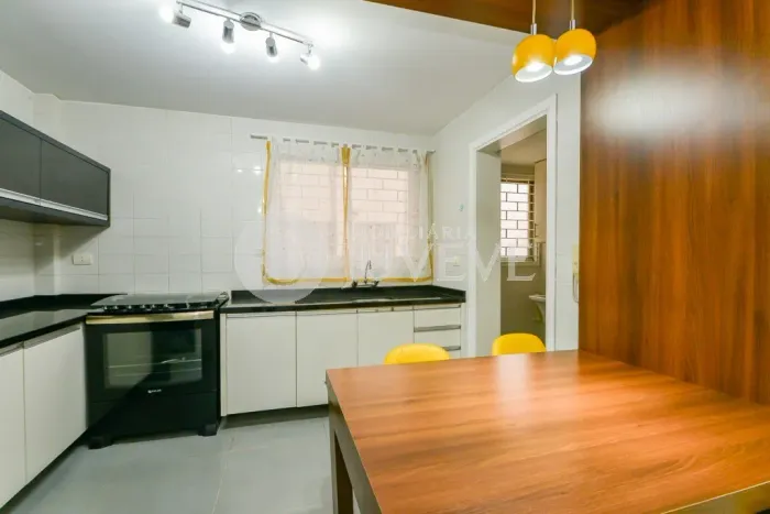IMOBILIARIA JUVEVE ALUGA APARTAMENTO AHU R.COLOMBO ANITA GARIBALDI EÇA QUEIROZ TERREO GARD