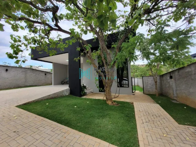 Marina Carvalho Imóveis vende casa no Condomínio Mariposas, em Lagoa Santa/MG