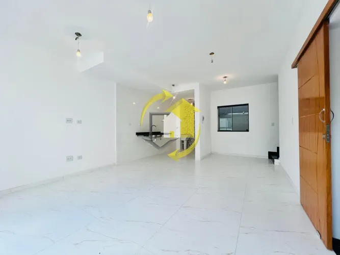 SOBRADO EM CONDOMÍNIO FECHADO - 92M² - 3 DORMS -1 SUITE - 1 VAGA - NOVINHA!