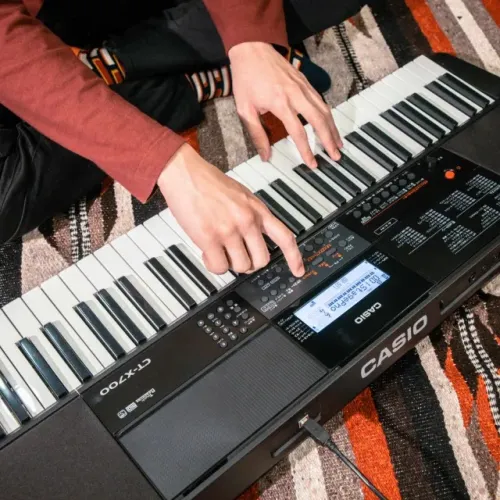Teclado CASIO CT-X700 + Pedal de sustain + Suporte