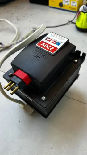 Autotransformador Emplac 110V / 220V Bivolt com Adaptador H e Cabo de Força