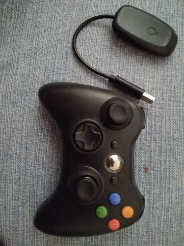 Controle com adaptador para computador, funciona em Xbox 360 também