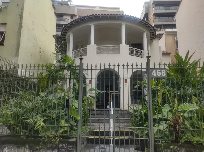 Casa Comercial para locação no Jardim Botânico com 454m²