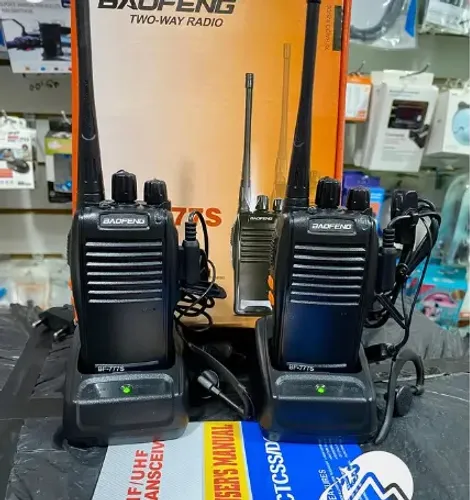 Kit Rádio comunicador Walk Talk 777s Baofeng é a solução ideal para quem busca comunicação