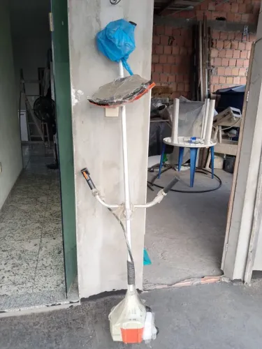 Roçadeira STHIL 290 nova
