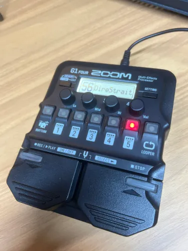Pedaleira Zoom G1 Four