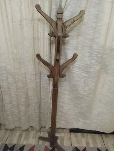 Chapeleiro Antigo Para Restauro.