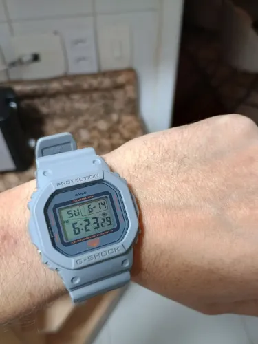 Casio G-Shock DW-5600MNT-8