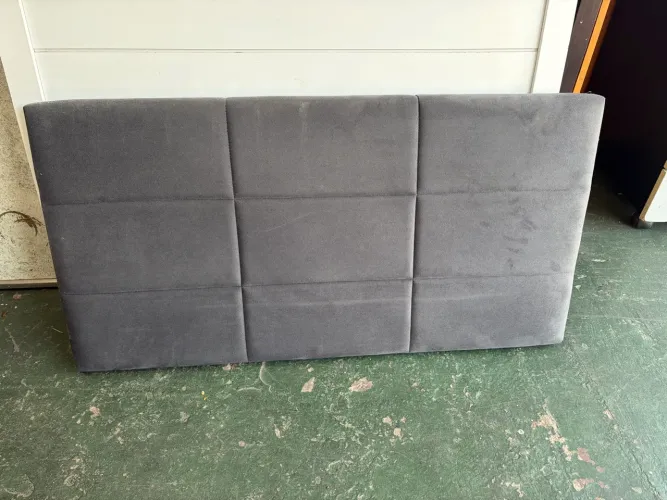 Cabeceira para cama de solteiro de linho cinza