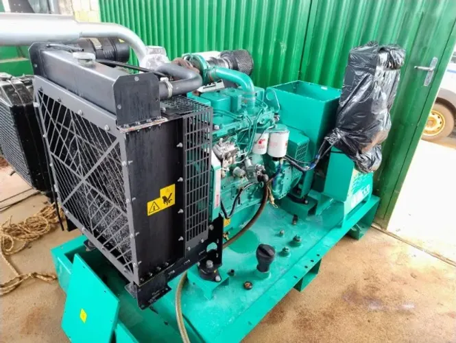 Gerador CUMMINS 80 kVA (80kVA) 2012