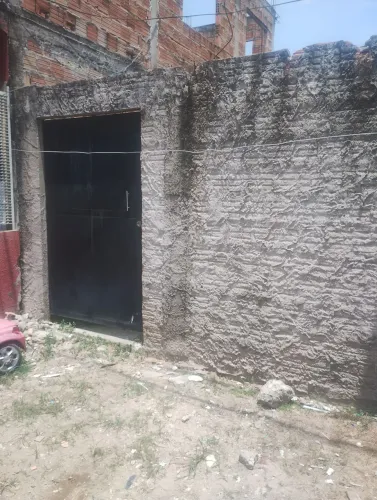 Vendo um terreno já com alicesso p 3 pisos na rua João conrado raiz 42000