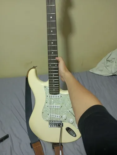 ? Guitarra Elétrica Memphis MG36 + Capa