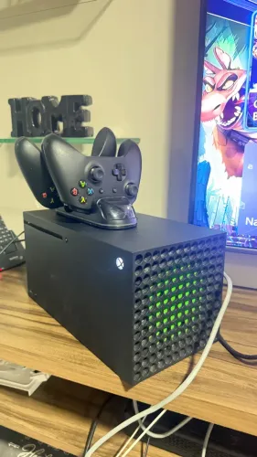 Xbox Series X 1TB + 2 Controles + Carregador | Perfeito Estado | R$ 4.500