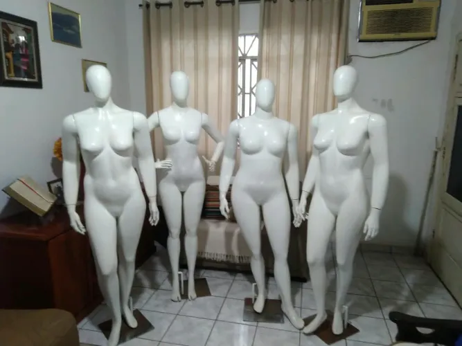MANEQUIM ARTICULÁVEL - FIBRA DE VIDRO