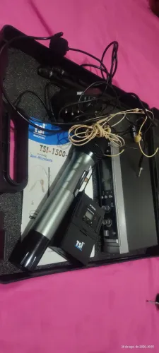 1.300,00 MICROFONE TSI TOP PROFISSIONAL. 3 MICROFONES DIFERENTES QUALIDADE EXTRAORDINÁRIA.