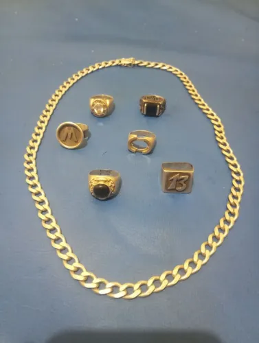 Vendo Cordão e Anel de Prata, leia descrição
