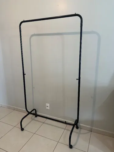 Arara de Roupas