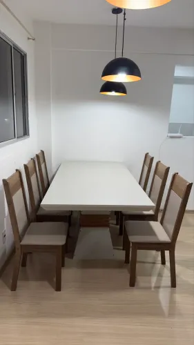 Mesa de jantar com 6 cadeiras