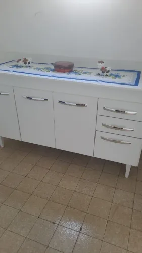 Armário de cozinha esta novo